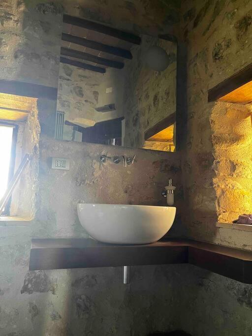 Medieval Tower In Umbria With Swimming Pool Montelagello Exterior foto