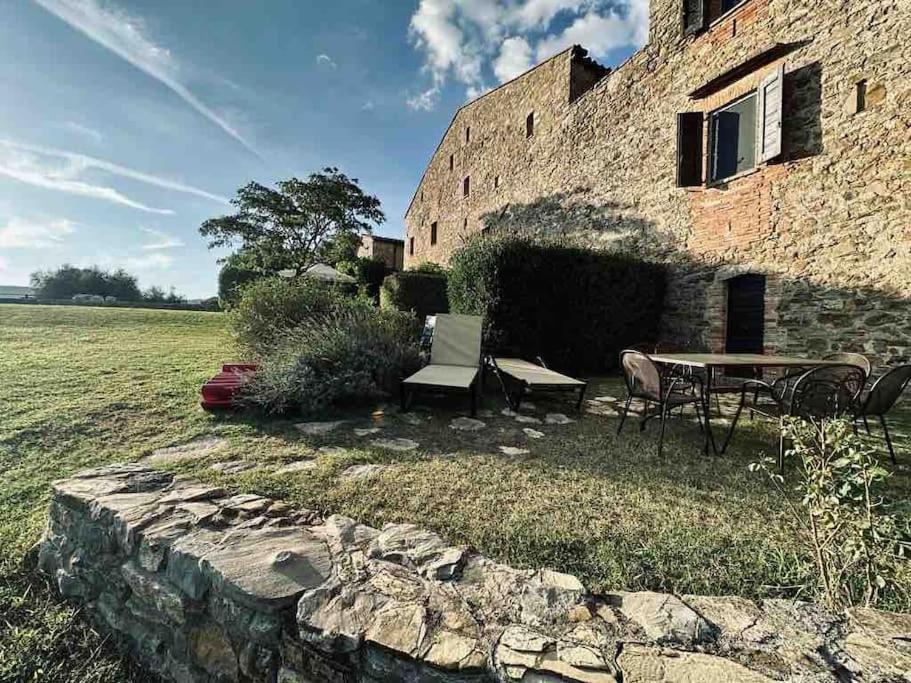 Medieval Tower In Umbria With Swimming Pool Montelagello Exterior foto